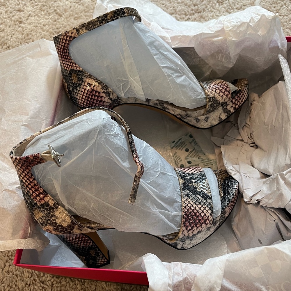 Vince Camuto snakeskin heels, BRAND NEW WITH BOX. Size 5.5.